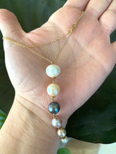 Load image into Gallery viewer, Solid Gold 18k Graduating Pearl &amp; Yellow Gold Necklace, Pearl Cascade Pendant
